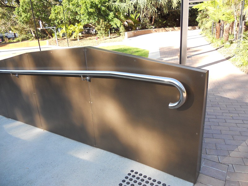 Custom Emerdyn Handrail - Wollongong University Engineers Dept 2.JPG